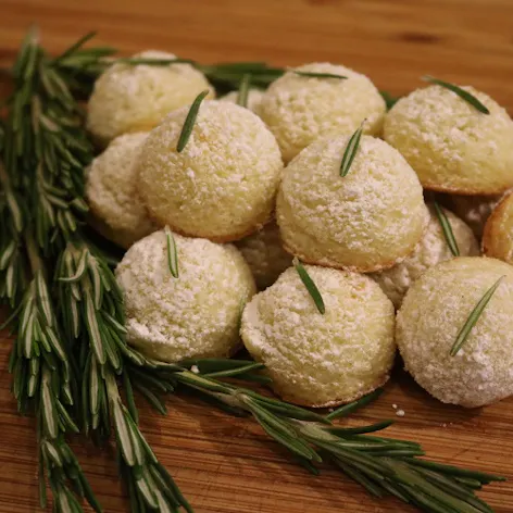 Olive oil cakes