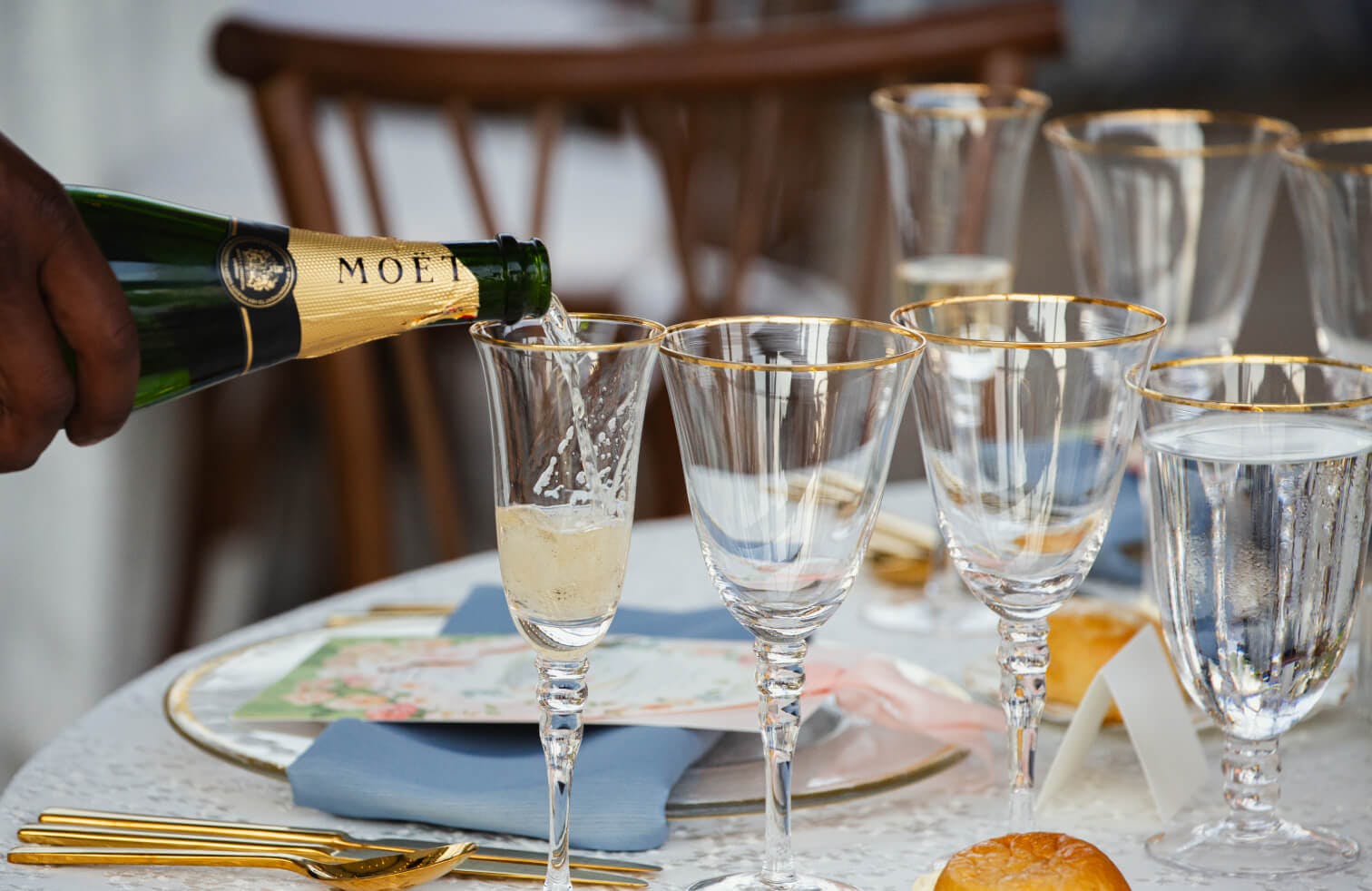 Champagne pouring