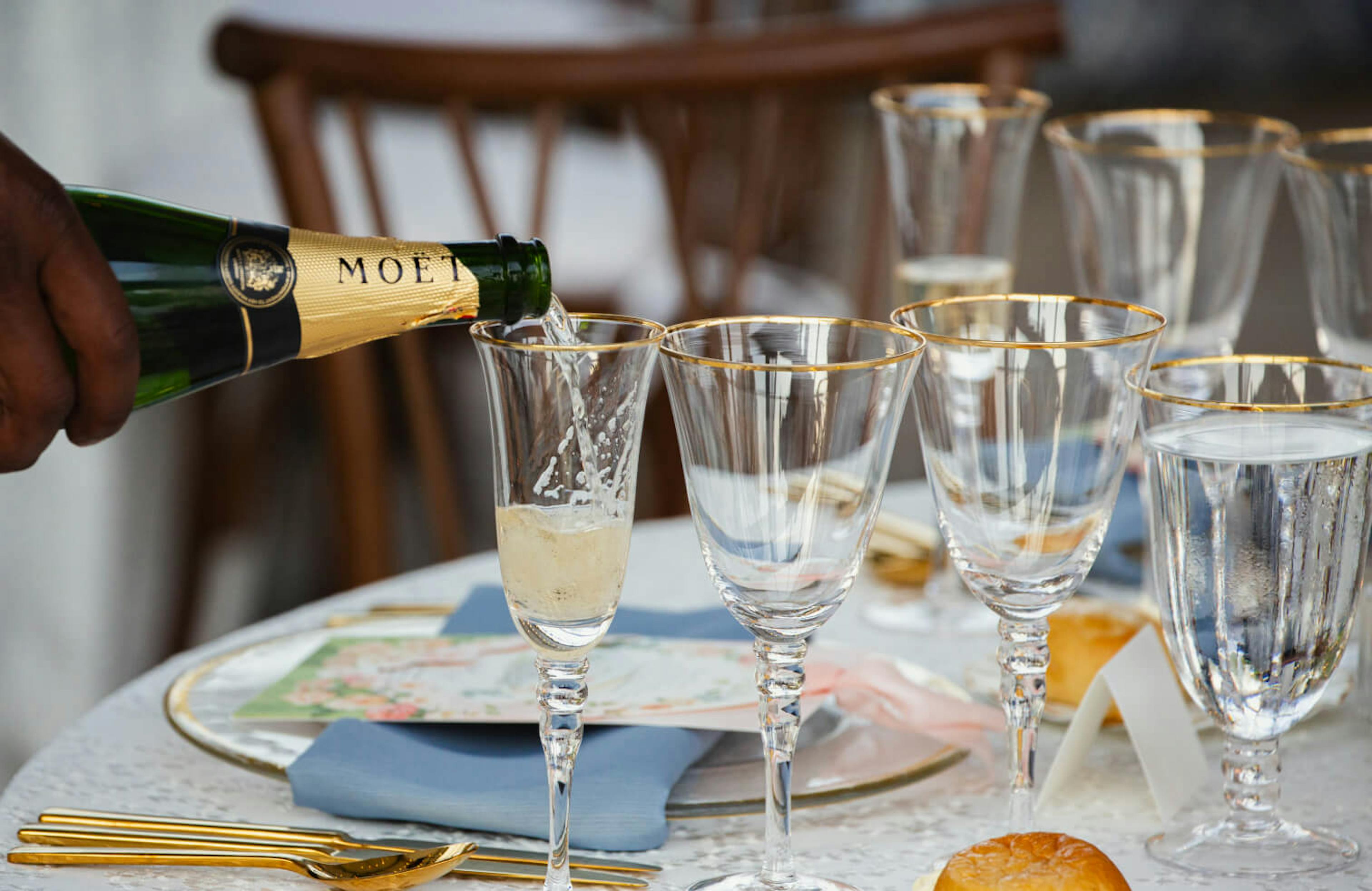 Champagne pouring