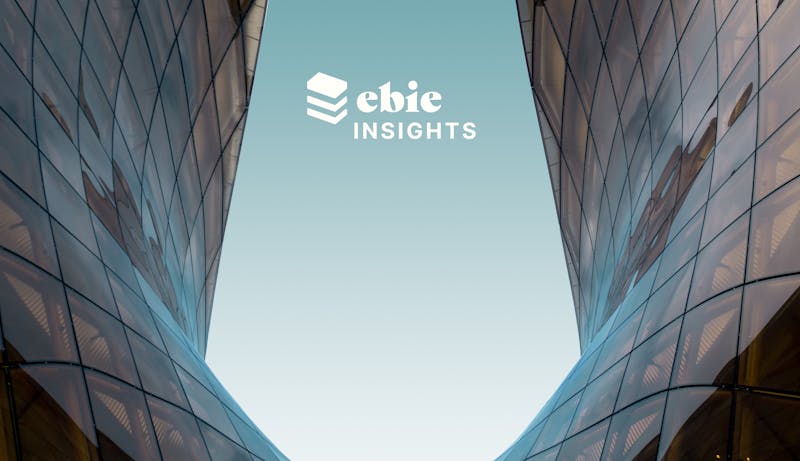 Visuell header för Ebie Insight – fördjupande analyser, guider och nyheter om hyresgarantier, riskhantering och fastighetsmarknaden.