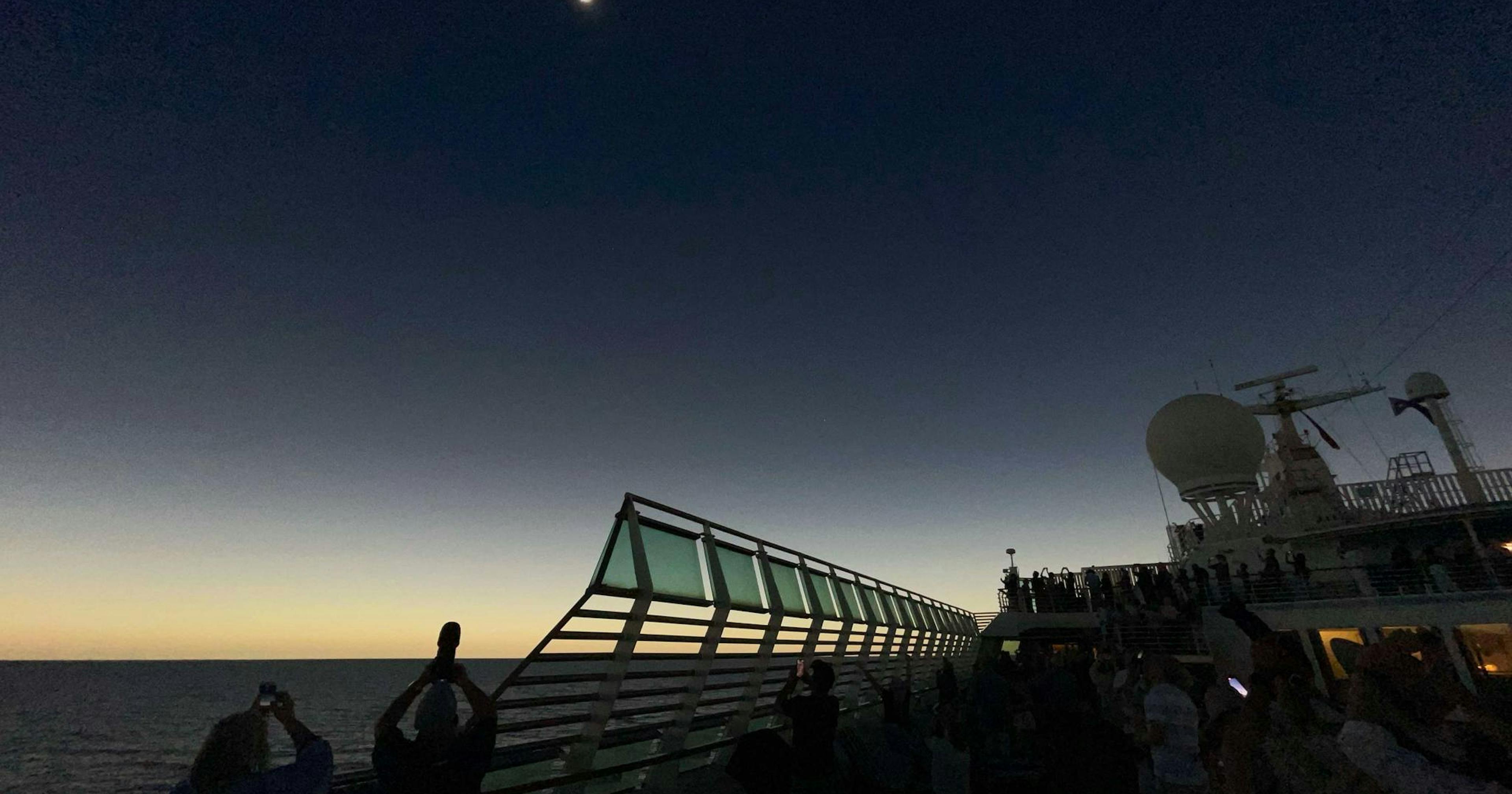 Total solar eclipse from a cruise ship near Australia. Credit: Jamie Carter