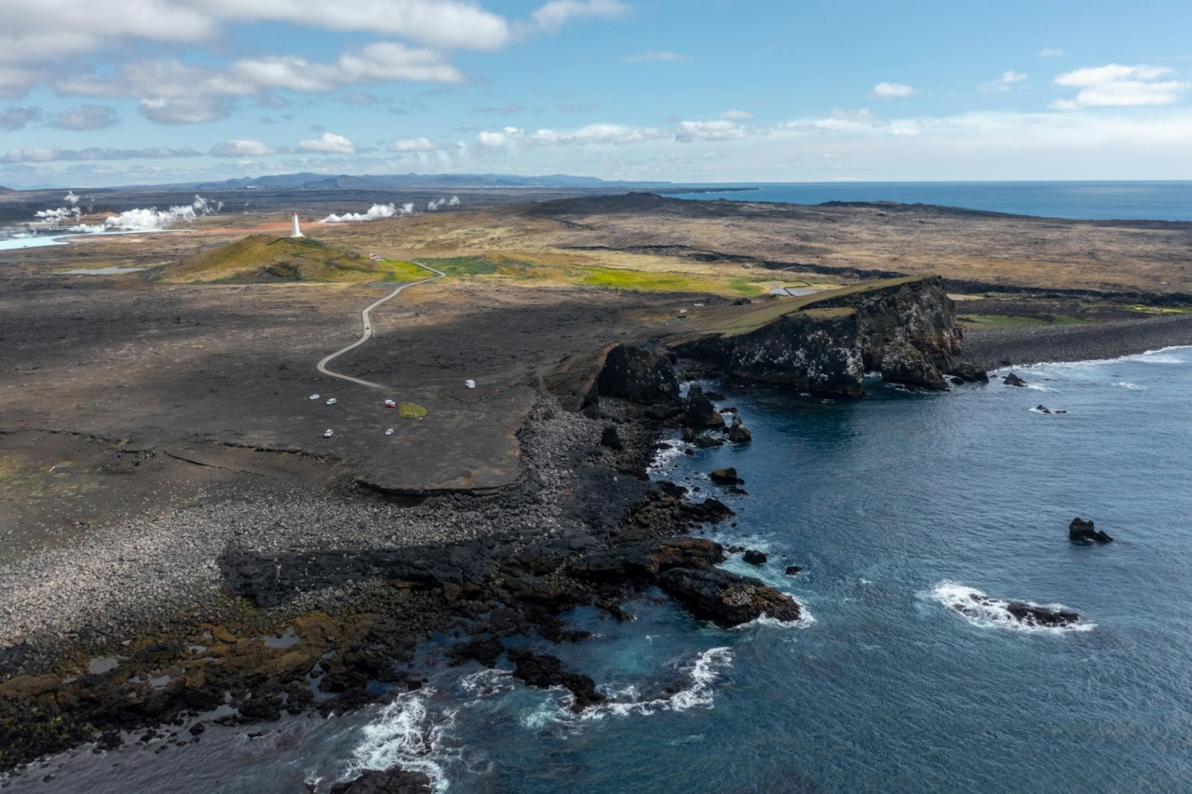 Valahnúkur and Karlinn in the Reykjanes peninsula. Credit: Visit Reykjanes