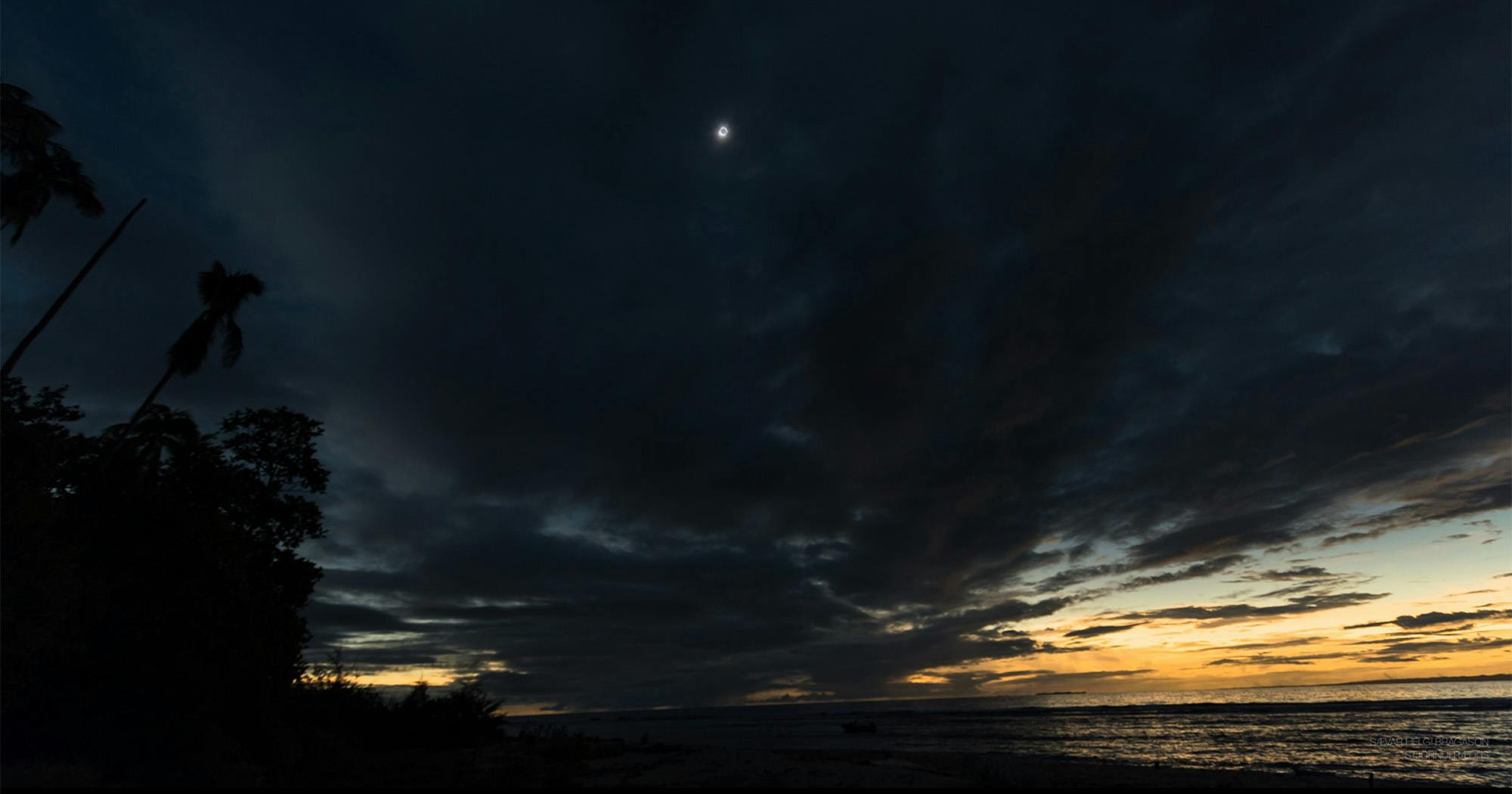 Skýjaður almyrkvi í Indónesíu í mars 2016. Mynd: Sævar Helgi Bragason