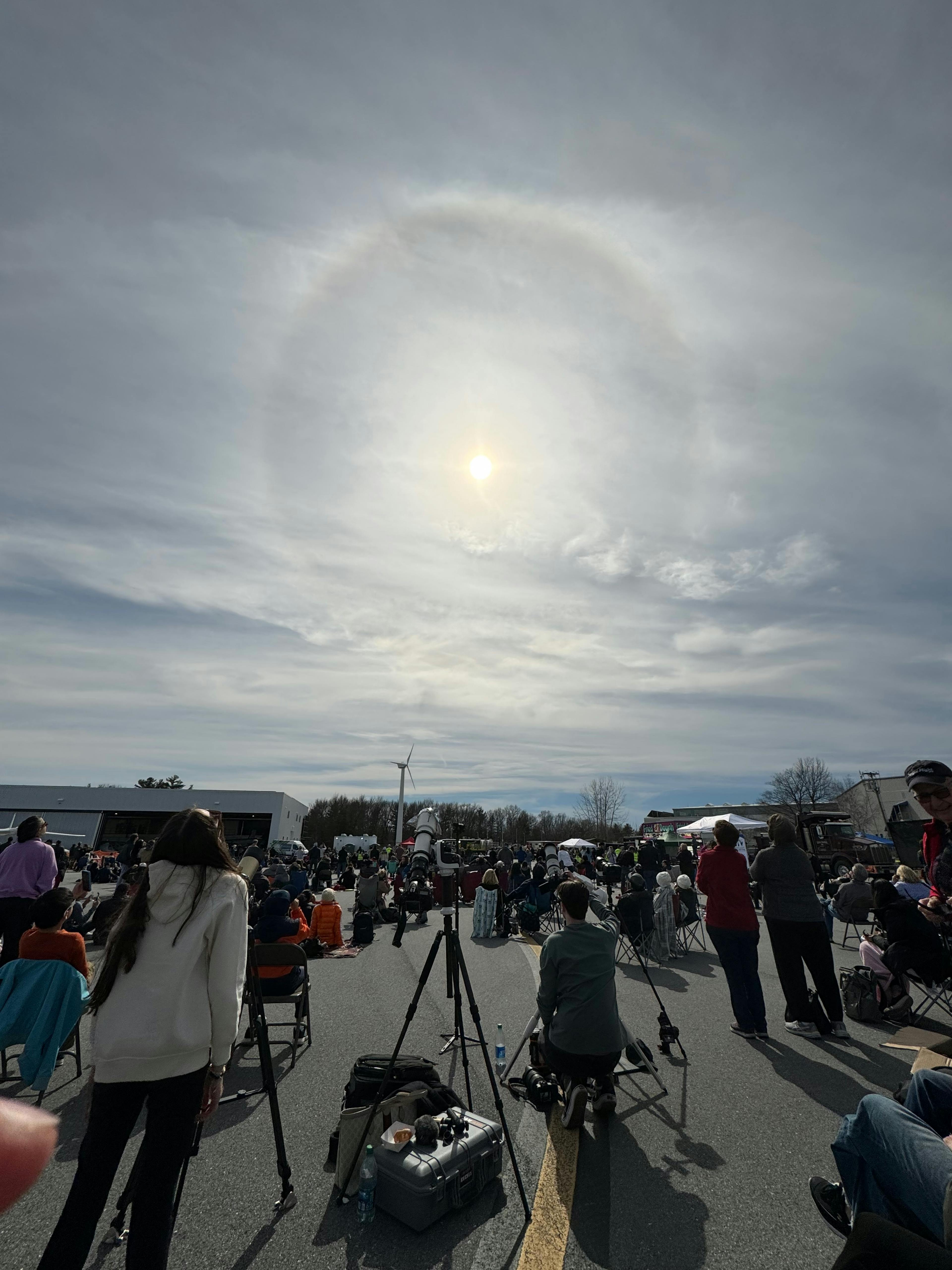 Rosabaugur við almyrkvann 8. apríl 2024 í Bandaríkjunum.