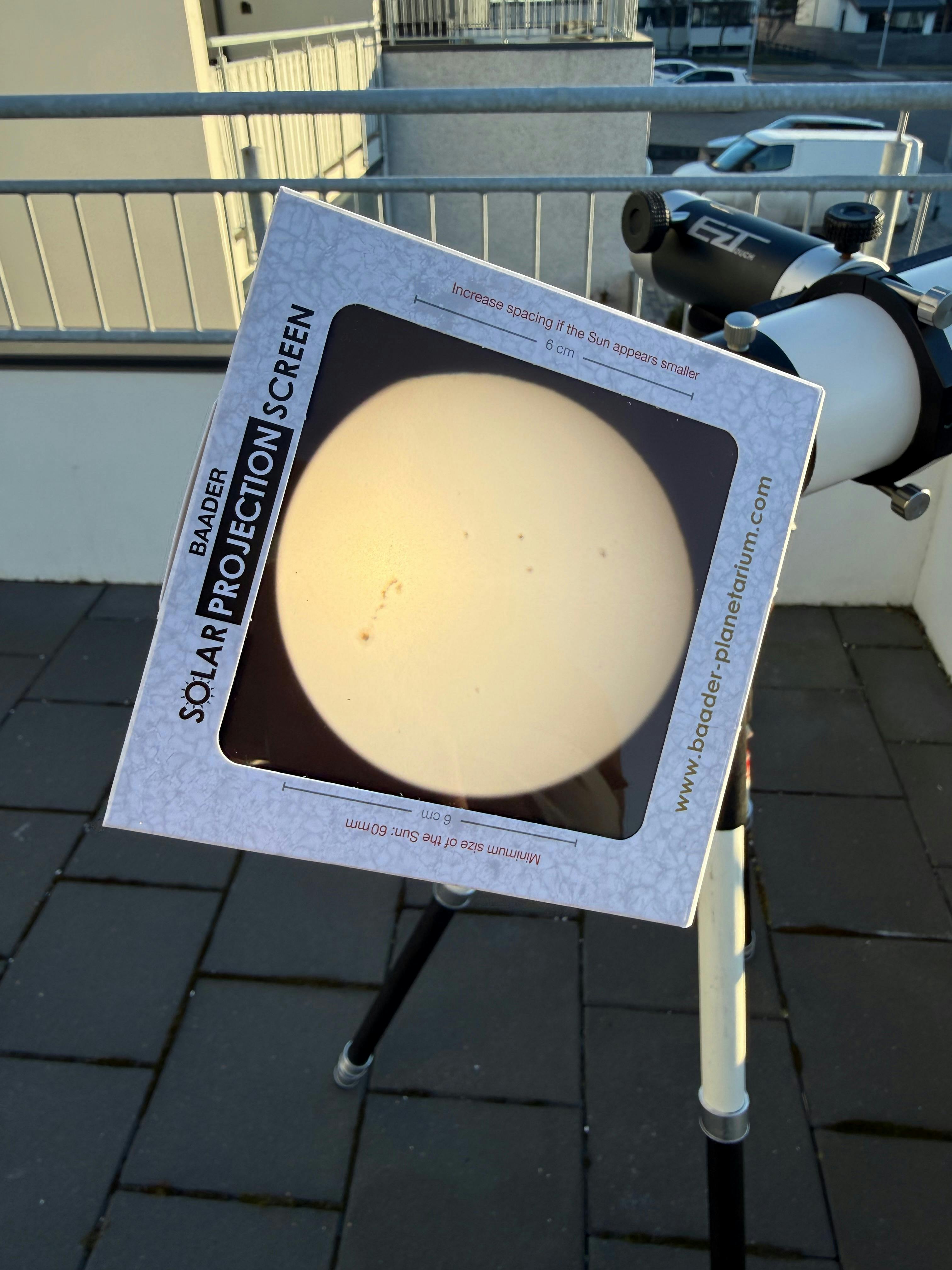 Sólvörpun með Baader Solar Projection Screen