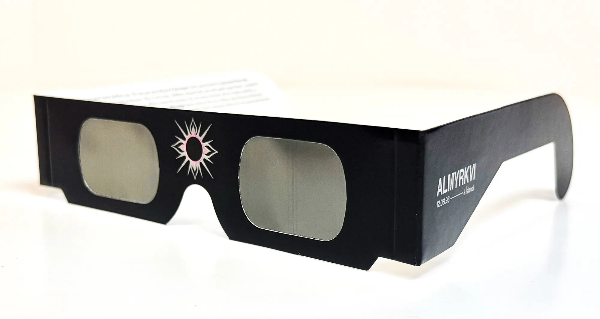 Sólmyrkvagleraugu - Almyrkvi 2026 á Íslandi