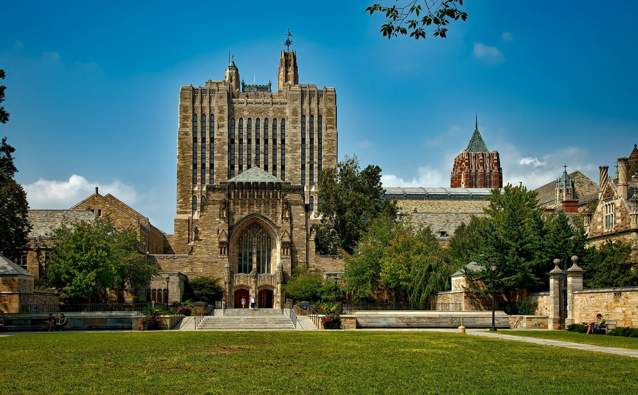 8 Advantages Universities Receive With Transportation Scheduling Software