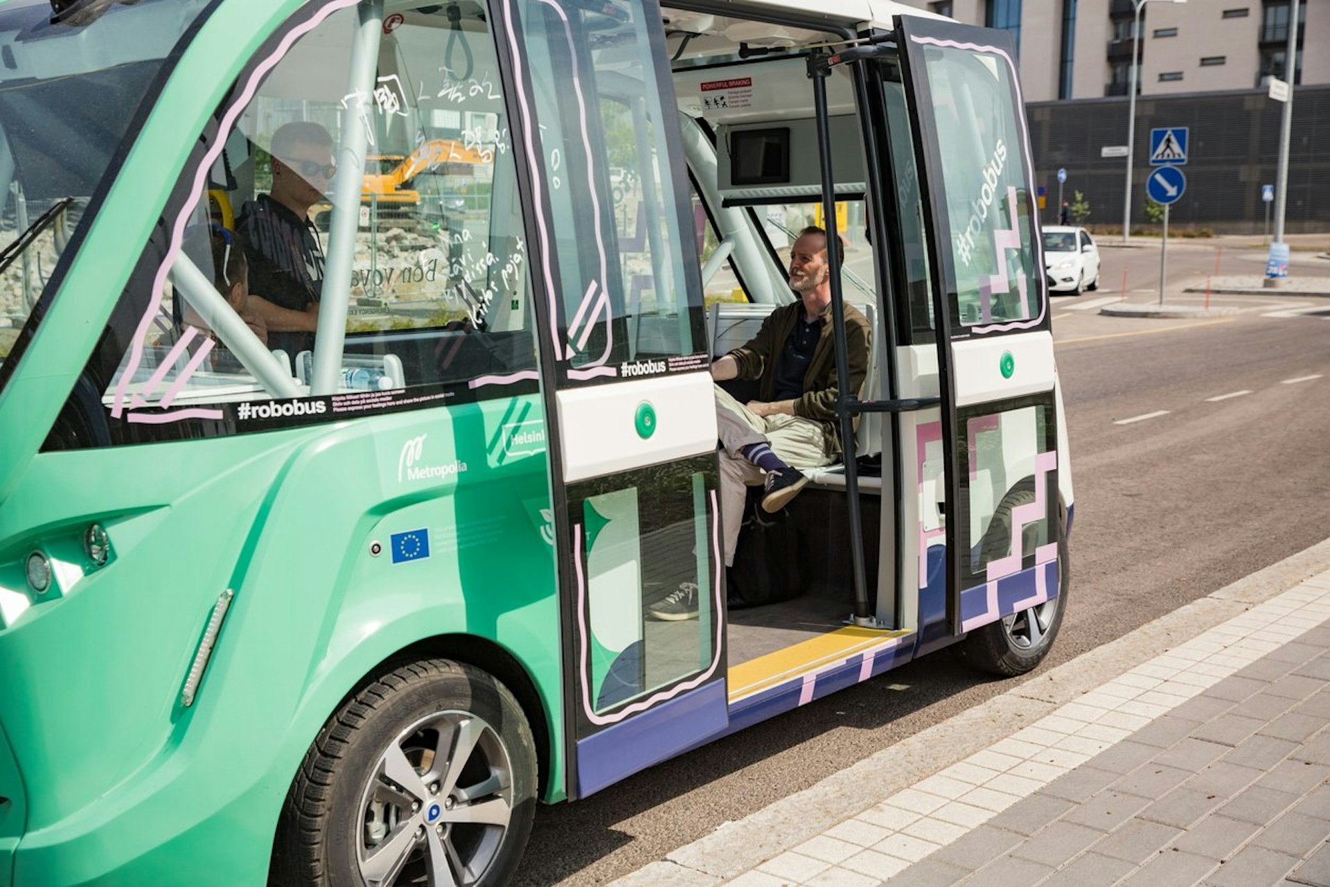 Autonomous Shuttles: Frontrunner in the Self-Driving Race