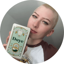 A woman shares her experience of pain-relief from using Daye tampons
