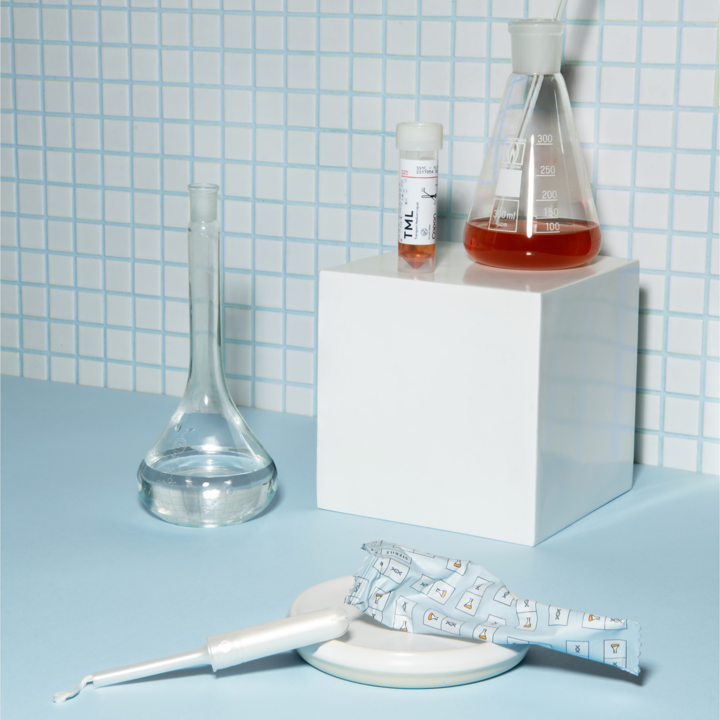 Image of the diagnostic tampon in a laboratory.