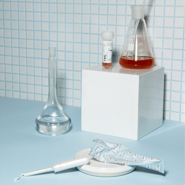 Image of the diagnostic tampon in a laboratory.