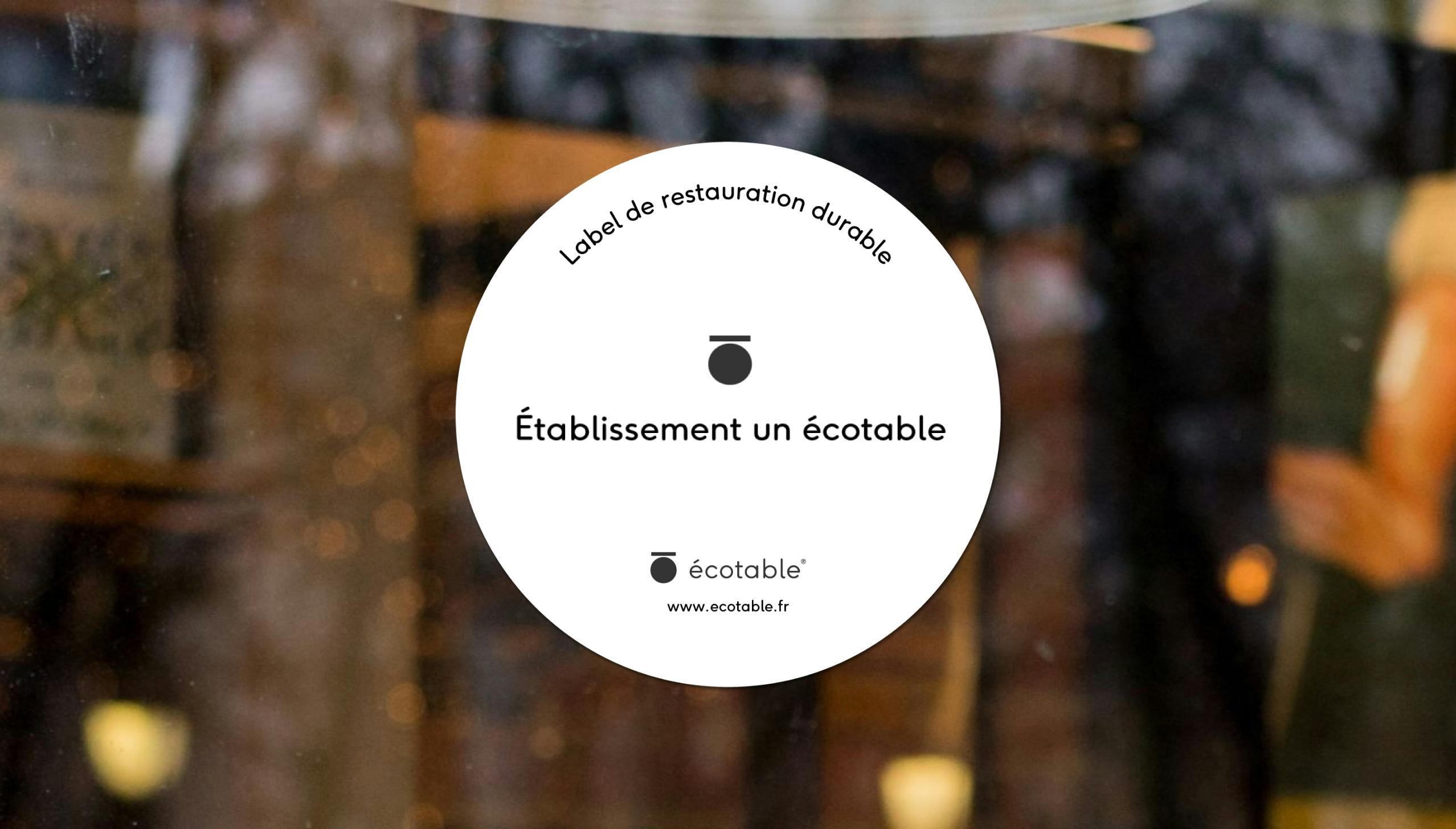 Vitrine avec sticker un macaron écotable