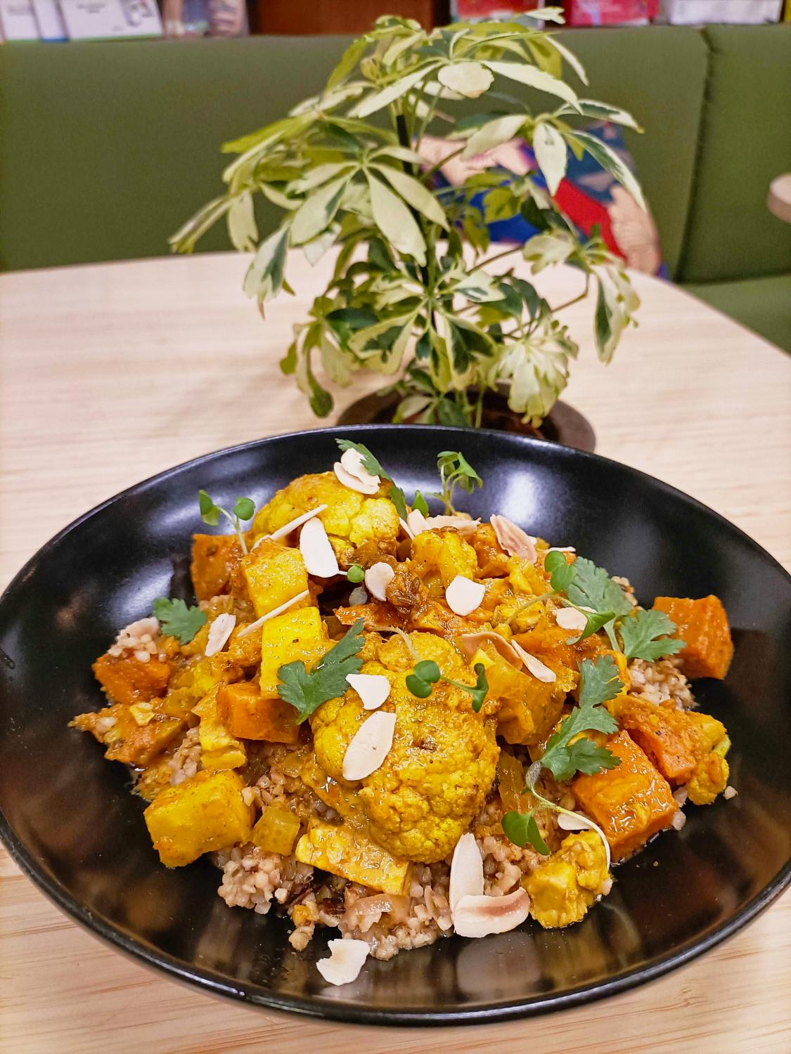 Plat chez Newtree Café