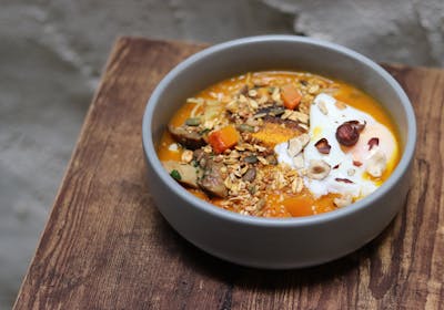 Soupe aux champignons et fruits secs du café-restaurant OYAT
