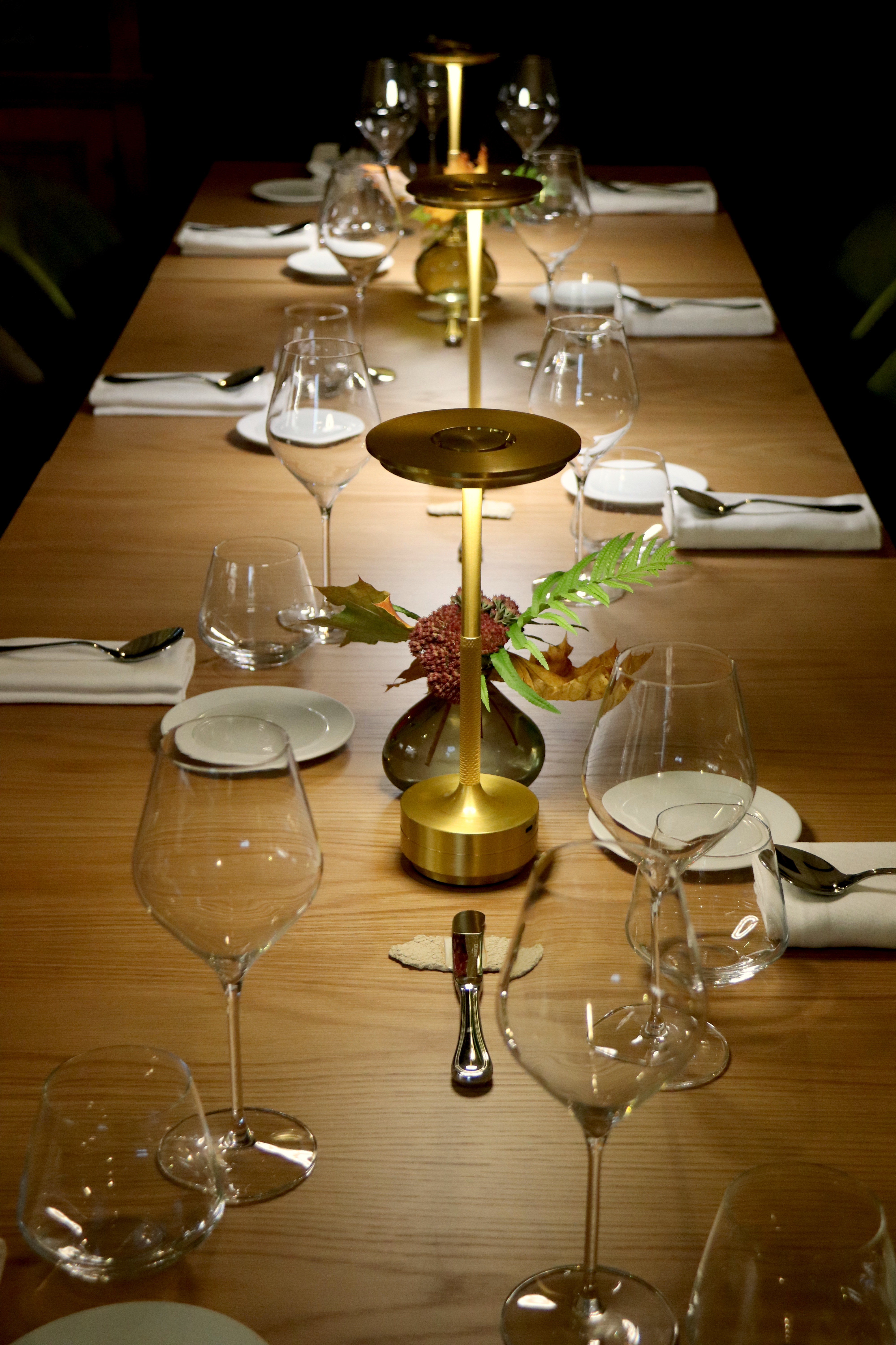 Table du restaurant Larousselle Hors Champ, labellisée 3 macarons Écotable