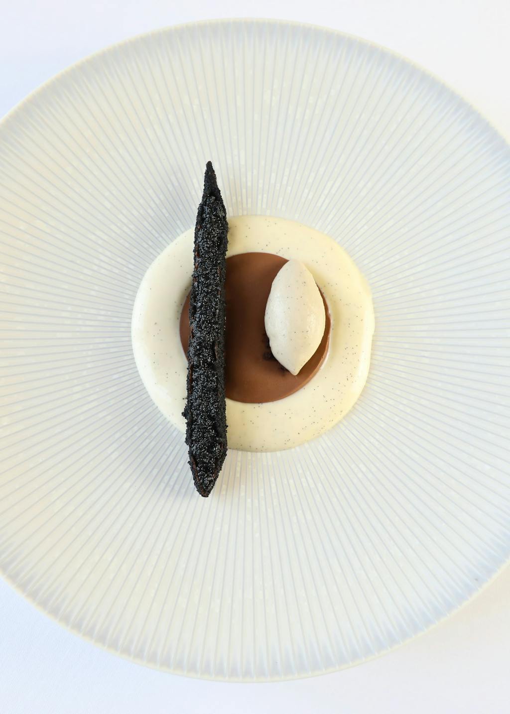 Dessert du restaurant Christophe Hay, labellisé 3 macarons Écotable