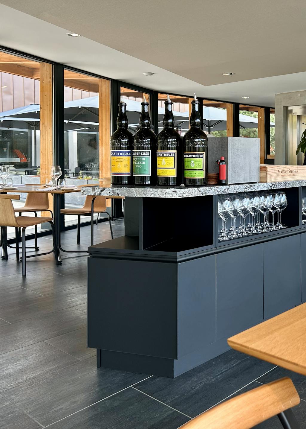 Salle du Restaurant Les Gagères, 3 macarons Écotable