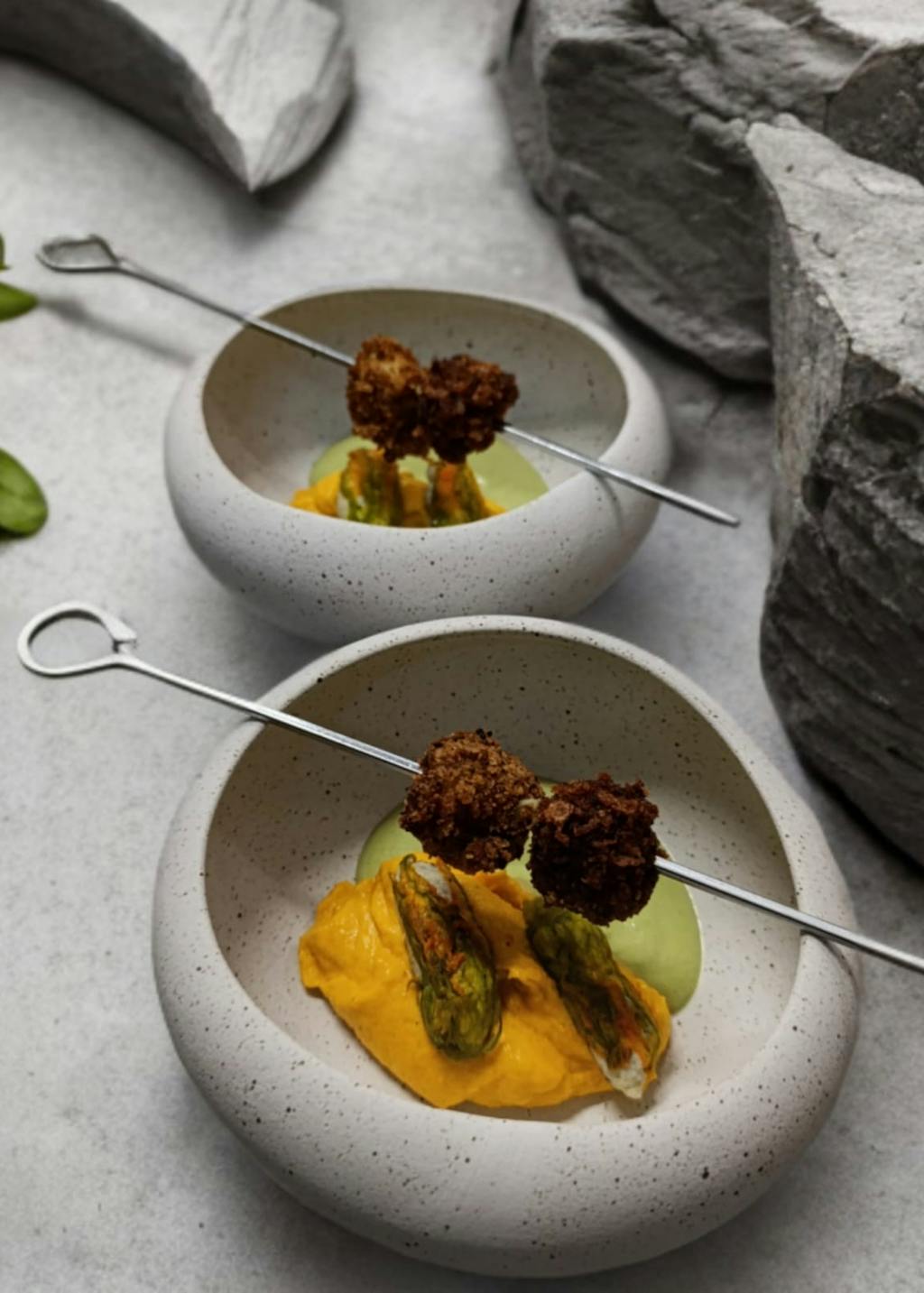 Plat de Maison Chat Noir, restaurant semi-gastronomique labellisé 2 macarons Écotable