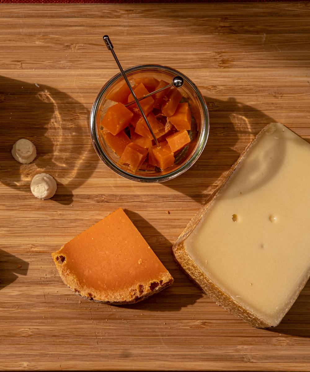 Sélection de fromages de la boutique Kif, spécialiste des apéros et piques-niques (2 macarons Écotable)