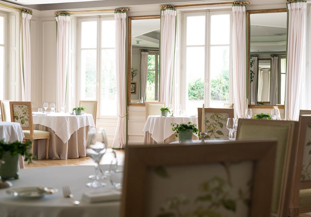 Intérieur de Le Botaniste, labellisé 2 macarons Écotable