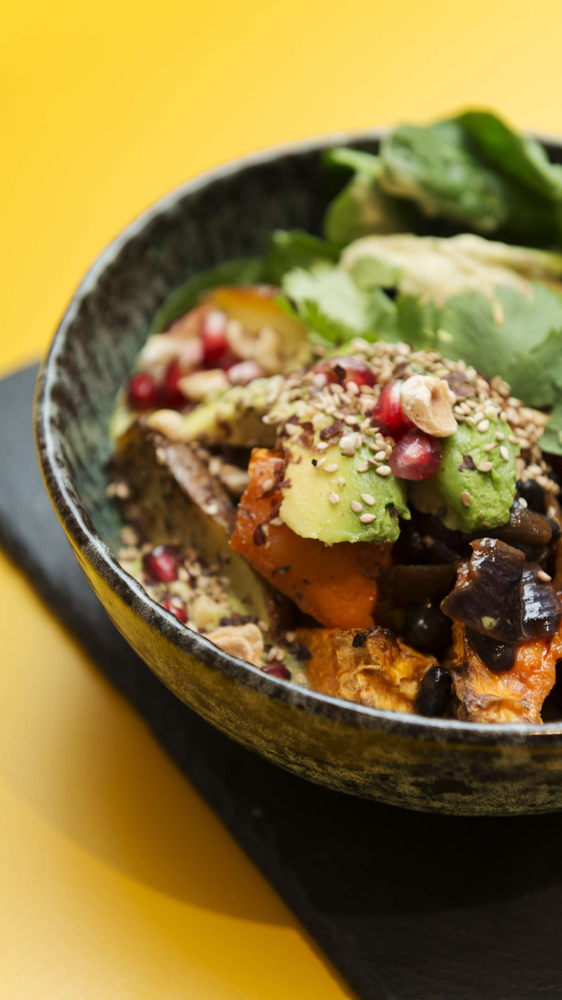 Plat du restaurant ISANA à Paris, 2 macarons Écotable