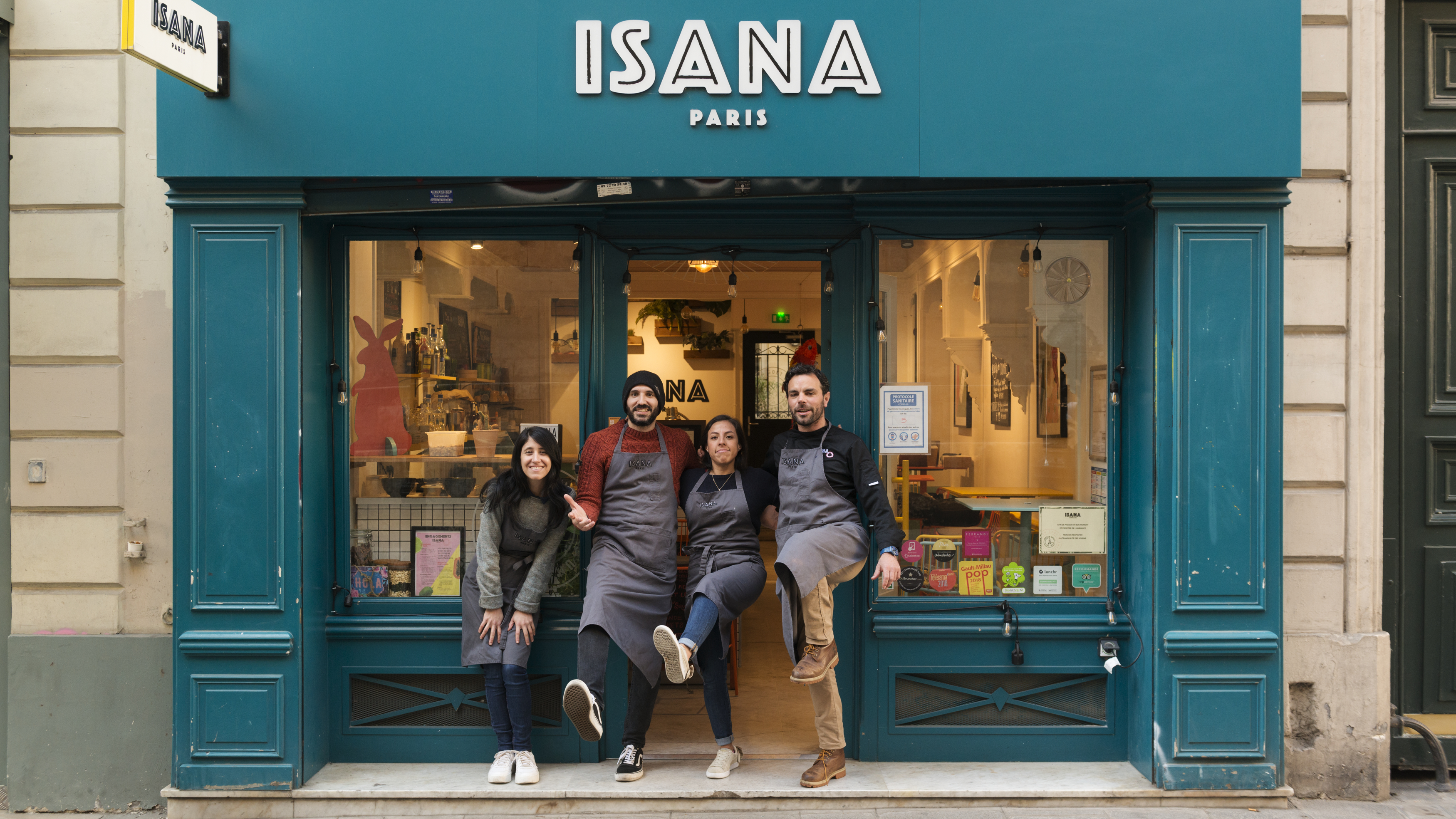 Équipe du restaurant ISANA à Paris, 2 macarons Écotable