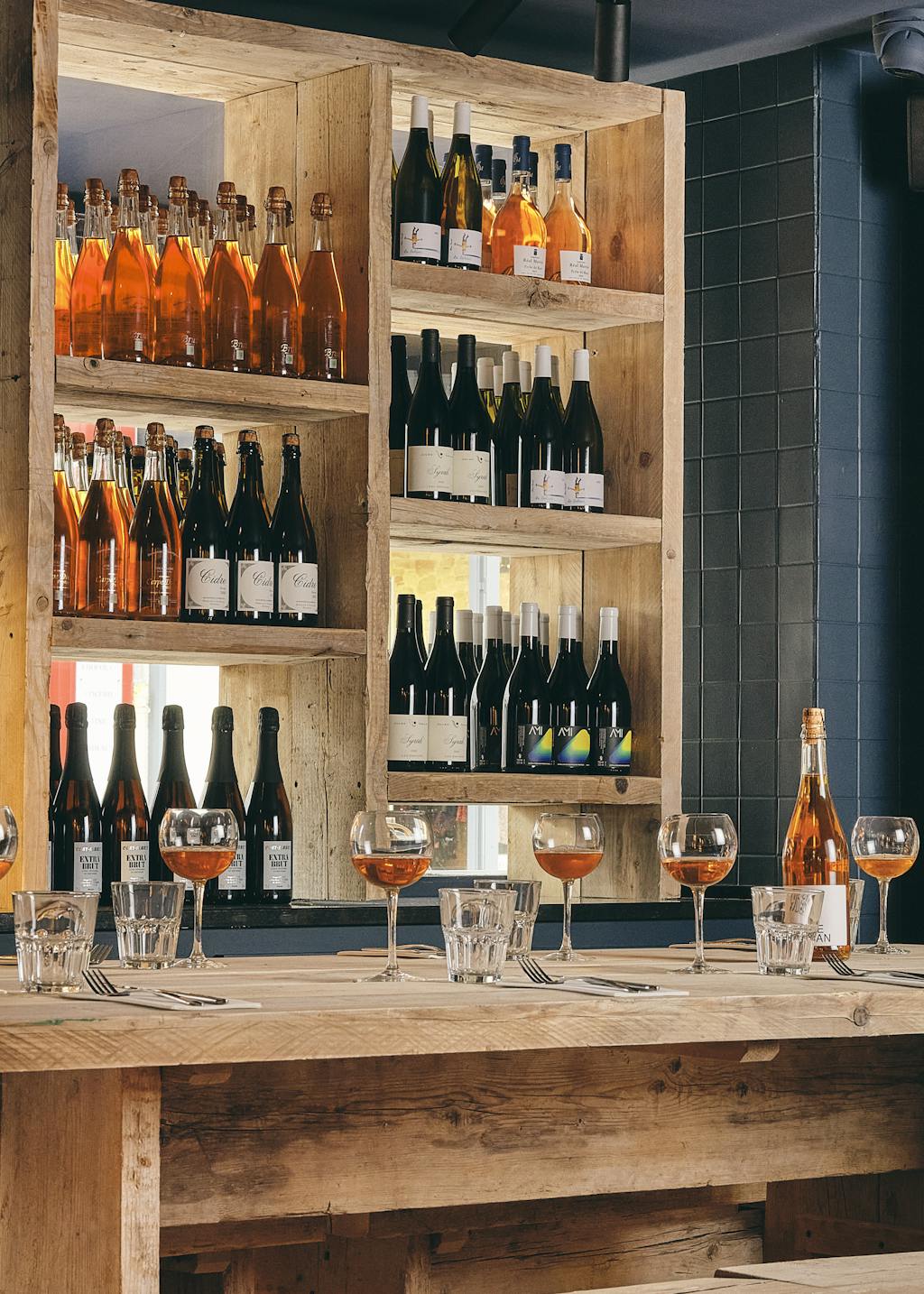 Intérieur de la creperie Breizh Café Vincennes à Paris, 1 Écotable