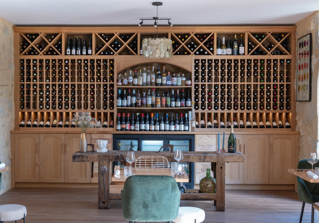 Intérieur du restaurant Ja'Ayl, labellisé 3 macarons Écotable