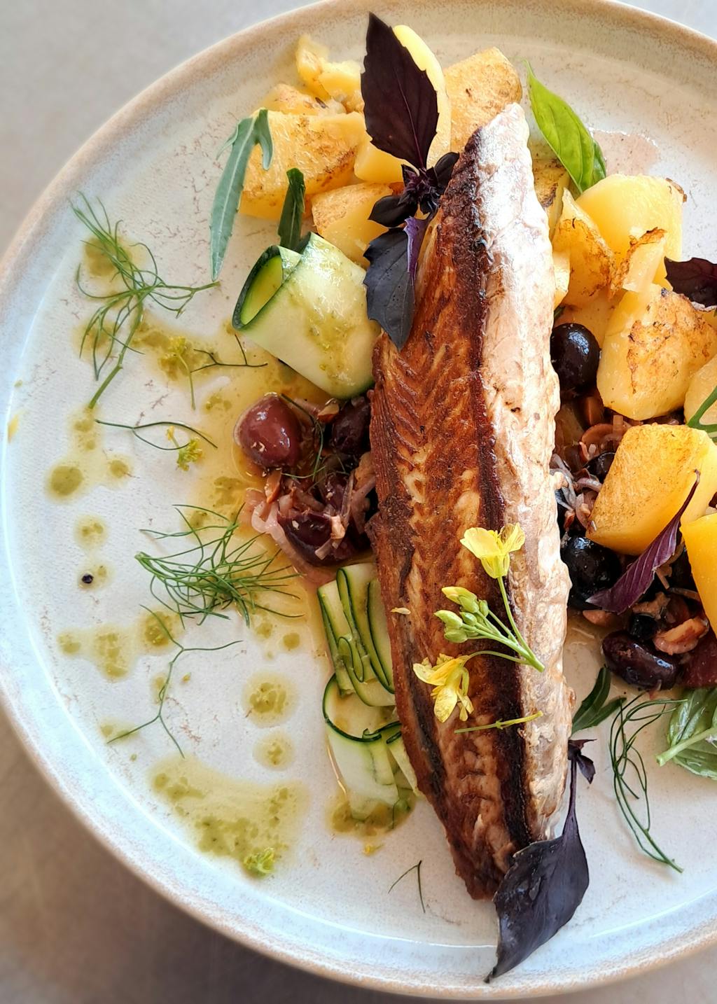Plat de bonite du restaurant Le Présage à Marseille, labellisé 3 écotables