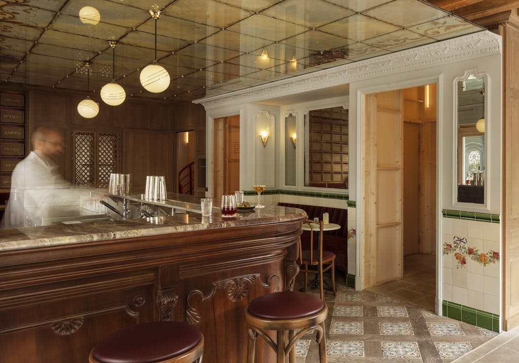 Bar du restaurant Cravan 6e, labellisé 2 macarons Écotable
