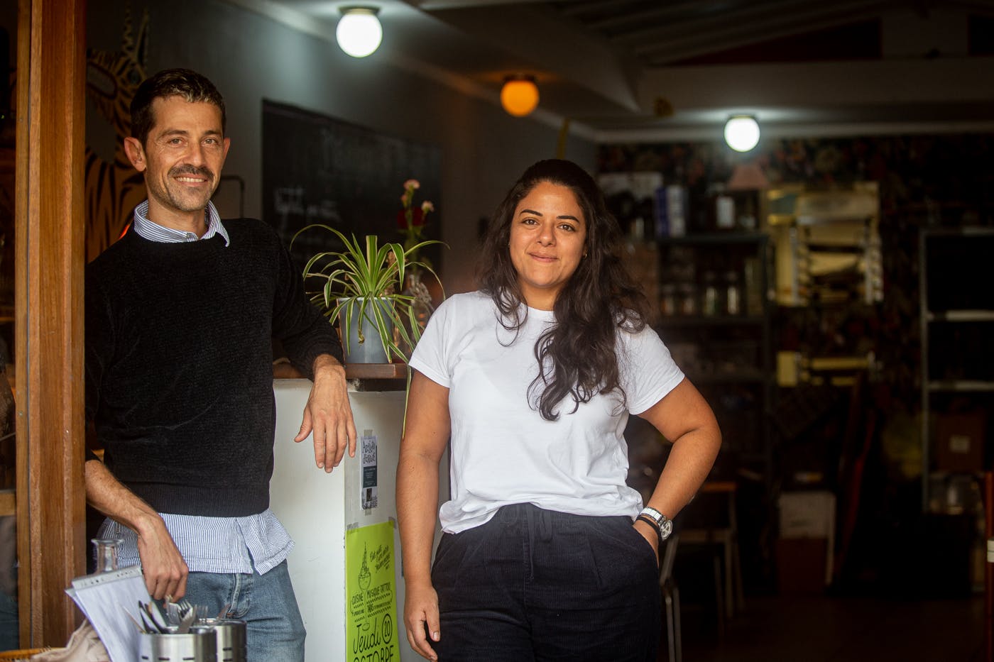 Alexis et Shéhrézade à l'entrée de Mariposas
