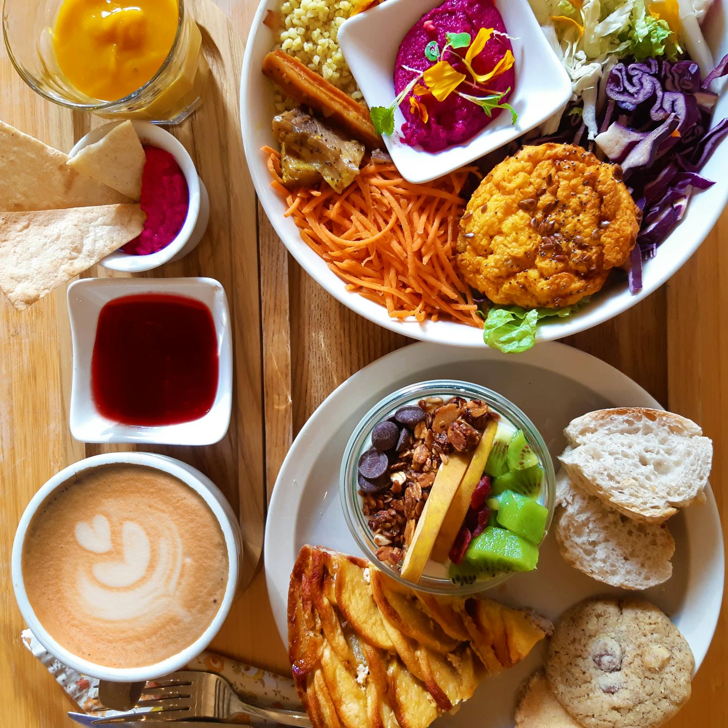 Table de brunch chez Newtree Café