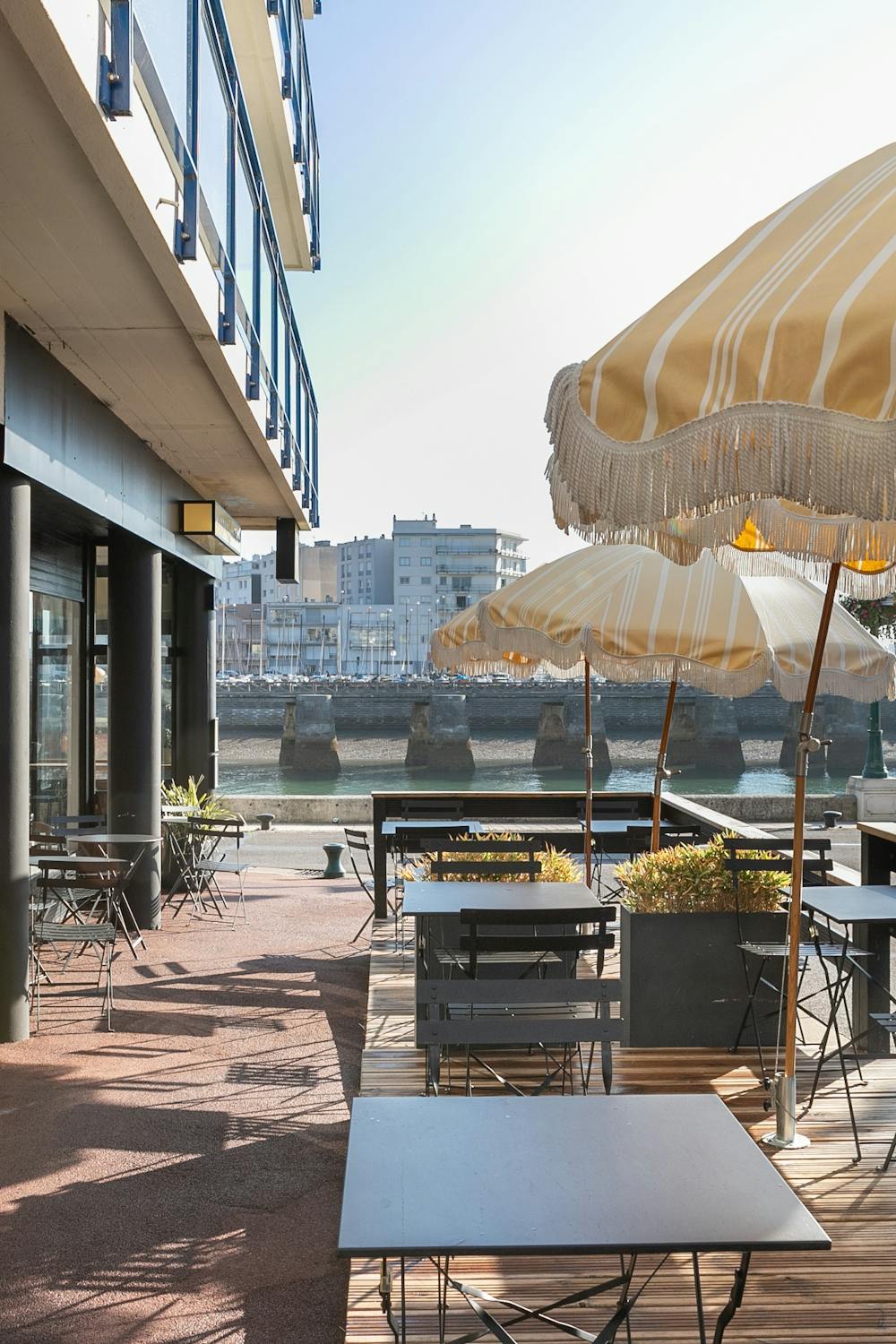 Terrasse du Mayday Café