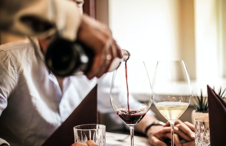 EdApp Restaurant Hostess Training - Serving Alcohol Safely