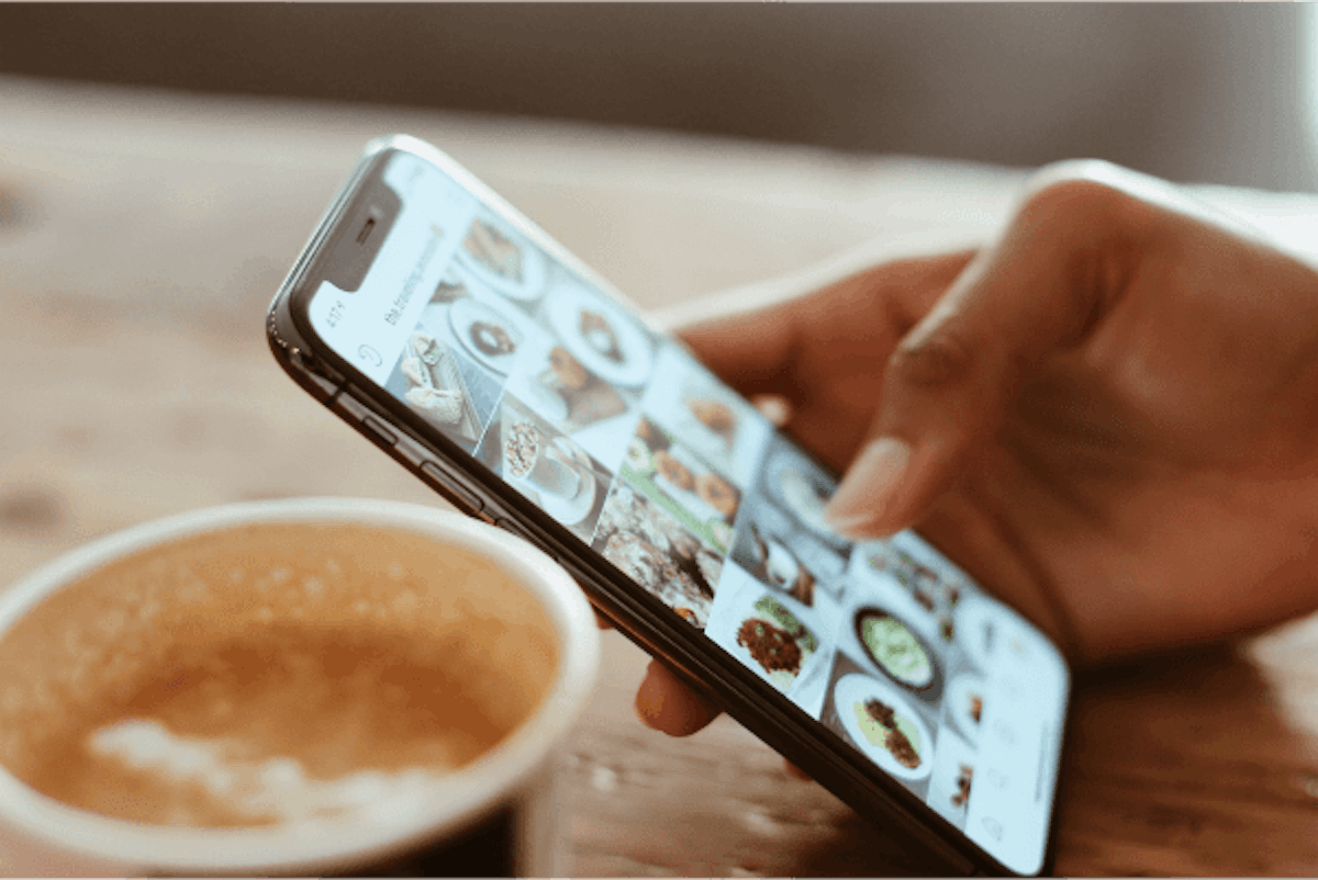 holiday marketing strategies - social media campaigns