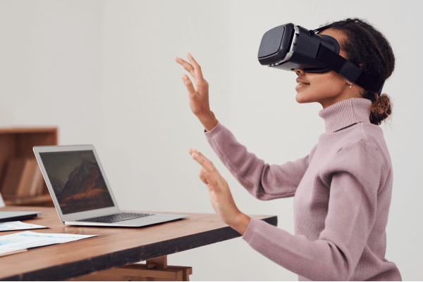 types of microlearning - virtual reality and augmented reality