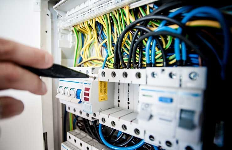Reed Electrician Course - Electrician (Electrical Training)