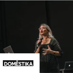 Domestika public speaking training course - Public Speaking: Find Your Unique Voice
