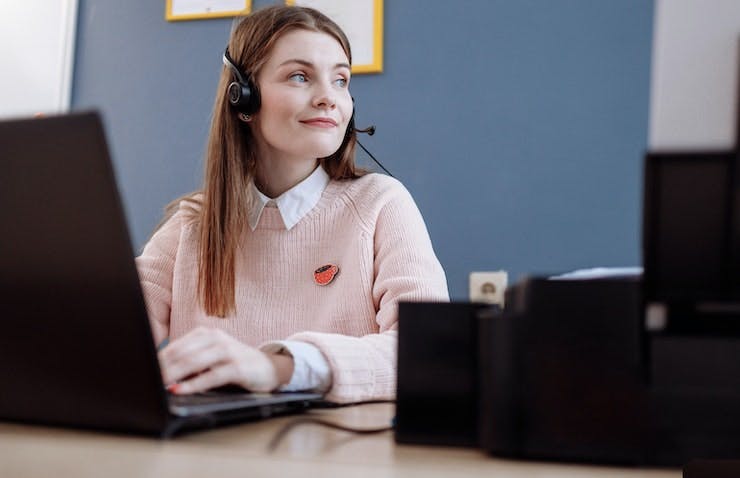 Alison Customer service training video - Customer Care Skills and Telephone Etiquette