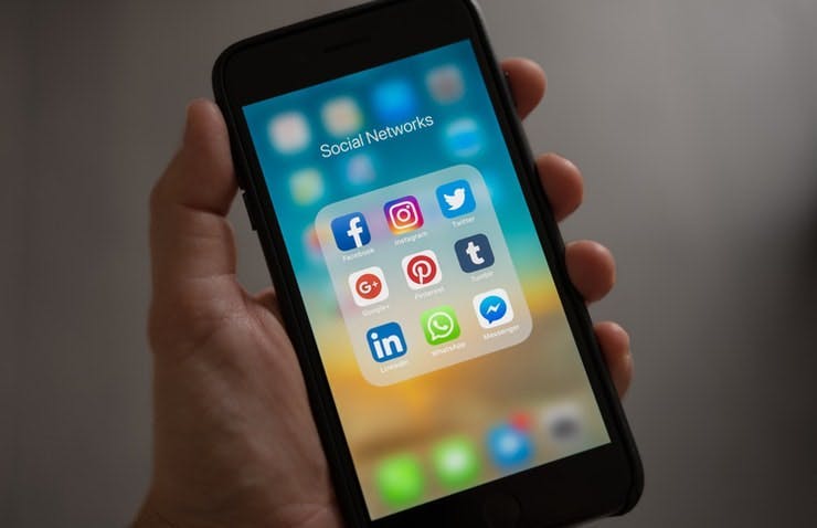 Курс цифрового маркетинга EdApp - Социальные медиа и электронные коммуникации