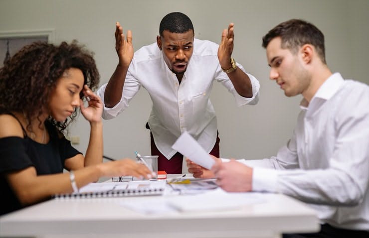 Curso de formación en habilidades interpersonales de SC Training (formerly EdApp) - Manejar las objeciones con inteligencia emocional