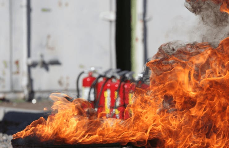 Curso de Formação de Extintores de Segurança em Estaleiros de Trabalho - Segurança e Extintores de Incêndios