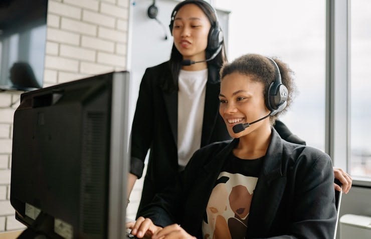 O Curso de Treinamento de Habilidades Telefônicas da Escola de Call Center - Habilidades Telefônicas de Primeira Classe