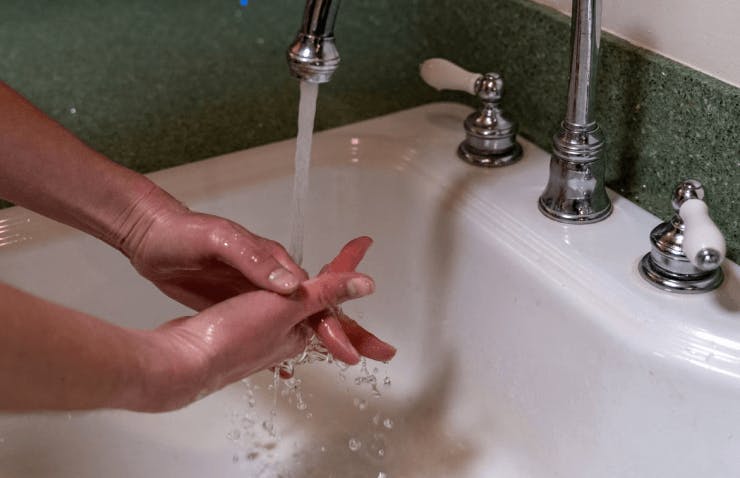 Cursos gratuitos en línea para cuidadores de EdApp - Los métodos de higiene de las manos