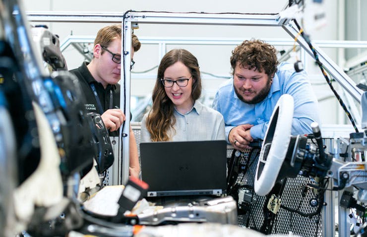 CNC-Schulungskurs der Simon Fraser University - Grundlagen der CNC-Programmierung und -Bearbeitung