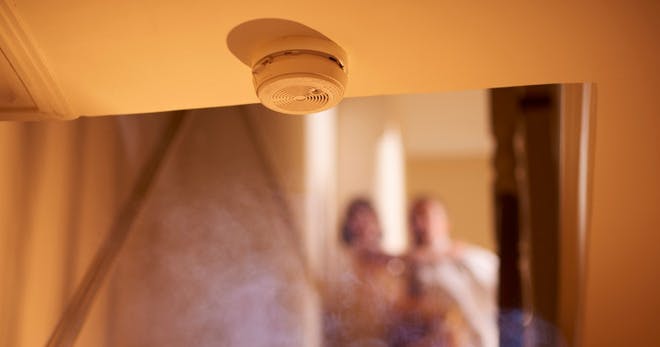 A working smoke alarm at home