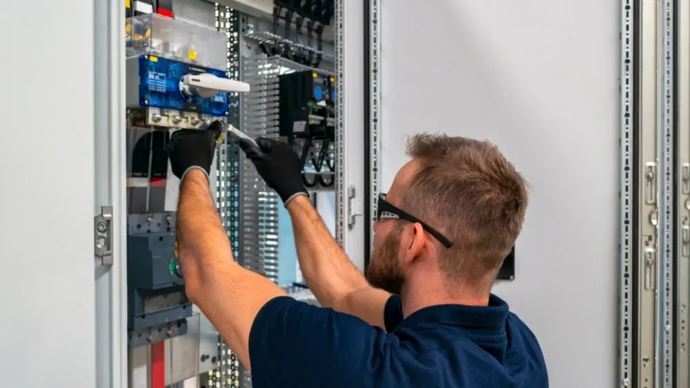 10 Free online electrical courses with certificates | SC Training