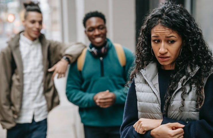 Cours de formation SC Training (formerly EdApp) sur les microagressions - Harcèlement sexuel sur le lieu de travail