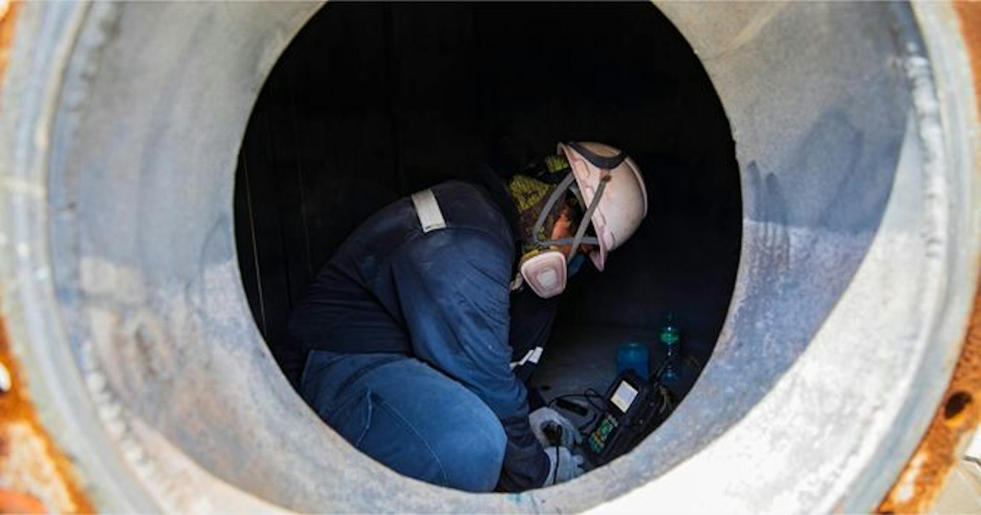 Safety meeting topic - Confined spaces