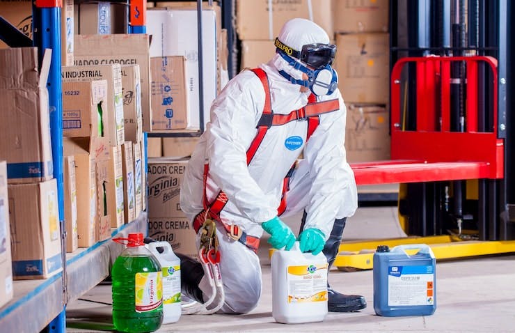Distribution Training Course - Hazardous Chemical Spill Prevention and Control by EdApp